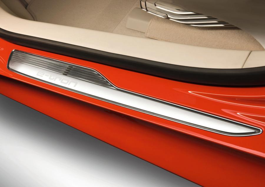 Детали интерьера Audi e-Tron Concept 2009 года  (фото 13 из 68)